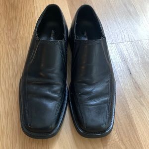 Black Johnston & Murphy dress shoes